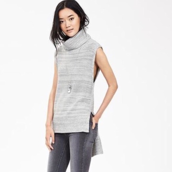 Banana Republic Sweaters - Banana Republic Sleeveless sleeveless turtleneck
